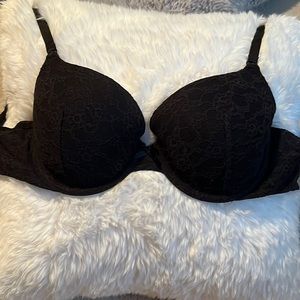 Victoria's Secret Bra size: 32DD